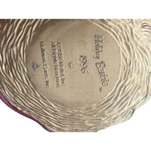 Barbie by Hallmark Ornament: 1996 Christmas Barbie Celebration - Picture 5 of 9